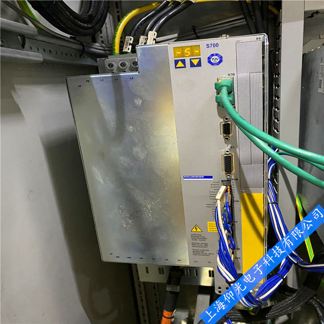  �Ơ�Ħ��S700�ŷ��(q��)��(d��ng)��ָʾ��һֱ�W���ϾS�� 670-s67001����r(ji��)��