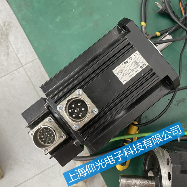 ABB�ŷ�늙C(j��)�x܇(ch��)�S�� BSM100C-3150AX���M(f��i)�z�y(c��)