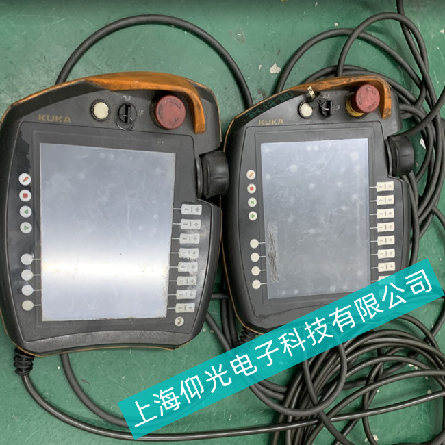 ���꽛(j��ng)�S��KUKA�쿨�C(j��)����ʾ���������M(j��n)ϵ�y(t��ng)����Ҫ�^��