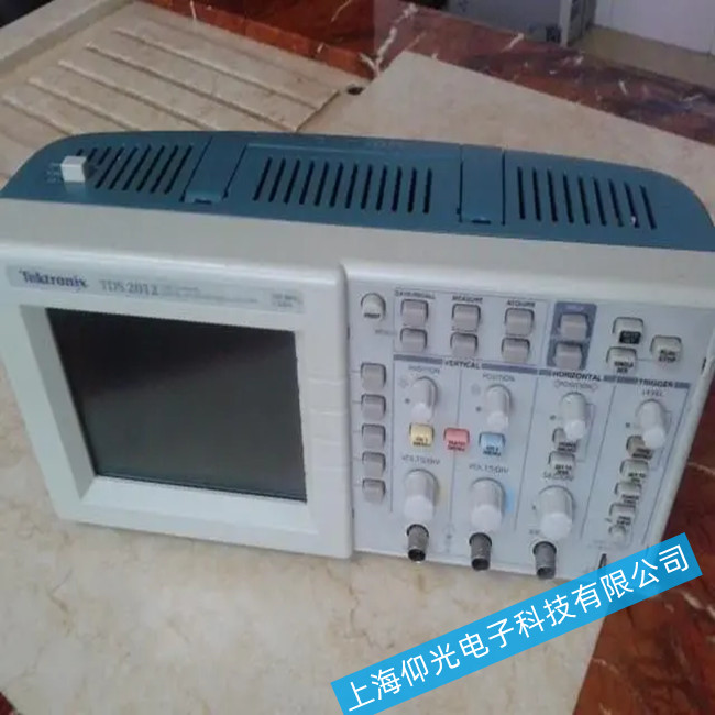 ̩��TBS2102Bʾ�����o���κ͹��c���ϾS��˼·