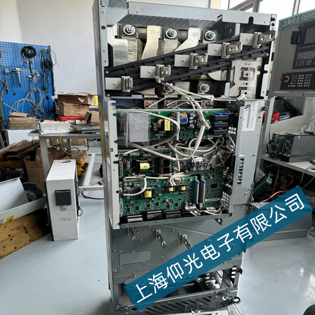 ����ABB׃�l��ACS880��A5EC PU��(n��i)��ͨӍ��Ԫ֮�g��ͨ���e�`���ϾS��