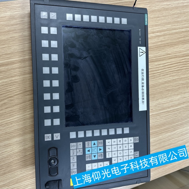 �G�����T�Ӕ�(sh��)��ϵ�y(t��ng)840D���_�C(j��)�^�����ߵ�һ��Ͳ���(d��ng)���ϾS�ޚgӭ��ԃ